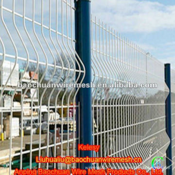 1.8 * 3m El revestimiento de inmersión blanca soldada rot prueba Triangular Bending Fence